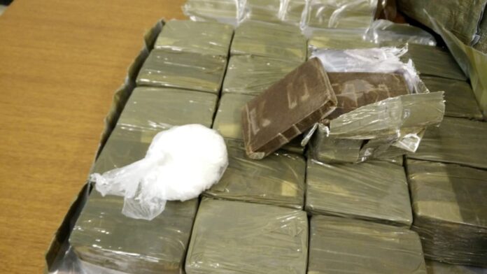 Capri, droga sull’isola dei faraglioni: sequestrati 431 grammi di hashish, arrestato 55enne