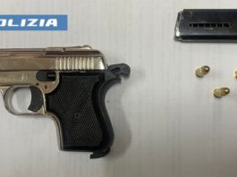 Ponticelli: destinatario di ordine di carcerazione sorpreso con un’arma. Arrestato un 22enne