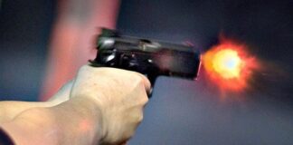 Napoli, 22enne ferito da colpo d’arma da fuoco alla gamba: indagini in corso