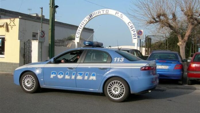 Capri, molesta e minaccia passanti: 35enne arrestato dopo colluttazione con la Polizia