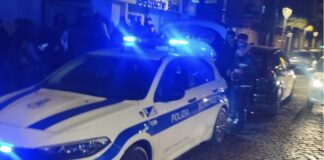 Napoli, 80enne investito sulle strisce: caccia ai due centauri fuggiti