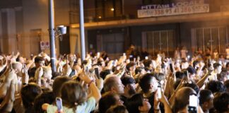Torre del Greco, Quattro altari da record: The Kolors infiammano la città, migliaia in festa fino a mezzanotte
