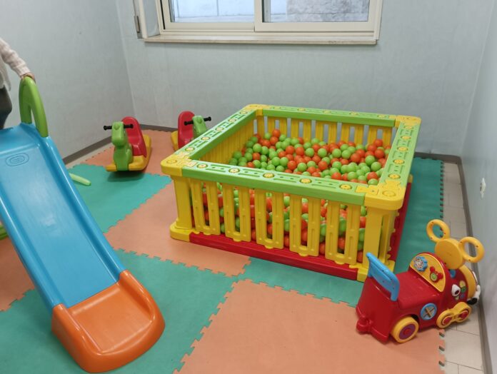 Il servizio, in totale, accoglierà 50 bambini (25 per ciascun plesso), di cui una parte già iscritti lo scorso anno e non ancora in età da scuola dell’infanzia Il servizio, in totale, accoglierà 50 bambini (25 per ciascun plesso), di cui una parte già iscritti lo scorso anno e non ancora in età da scuola dell’infanzia