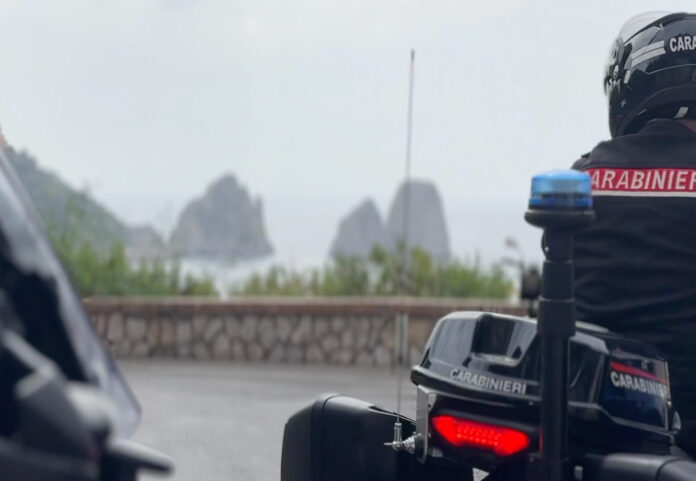 Capri, rubano un bracciale e tentano la fuga in aliscafo: denunciata coppia di turisti