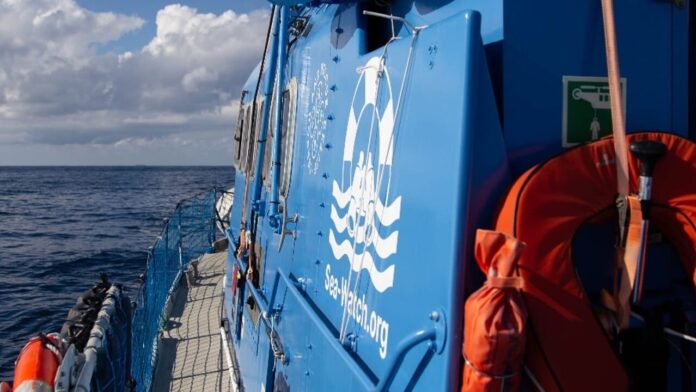 Salerno, sospetti casi di vaiolo su una nave Sea Watch con 71 migranti