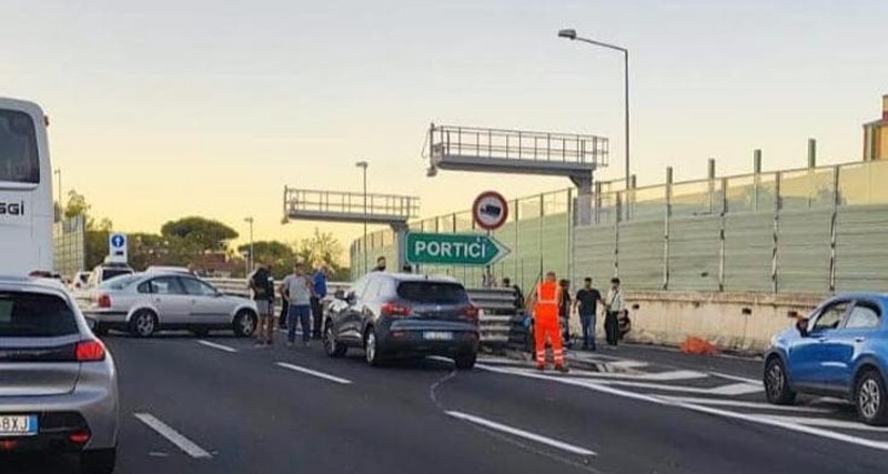 Incidente Portici due morti giovani torre annunziata