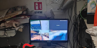 Giugliano in Campania, smantellata piazza di spaccio a gestione familiare: arrestata 41enne