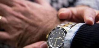 Napoli: tenta di rubare un Rolex. Minorenne arrestato dalla Polizia e dalla Guardia di Finanza