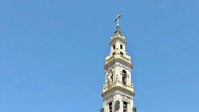 Pompei, nuova luce sul Campanile del Santuario: lunedì 4 agosto l’inaugurazione dell’illuminazione artistica