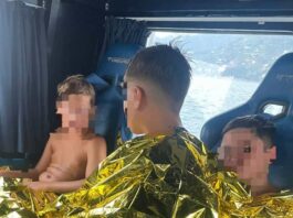 Bambini alla deriva su un SUP a Vietri sul Mare: salvataggio della Guardia Costiera