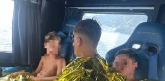 Bambini alla deriva su un SUP a Vietri sul Mare: salvataggio della Guardia Costiera