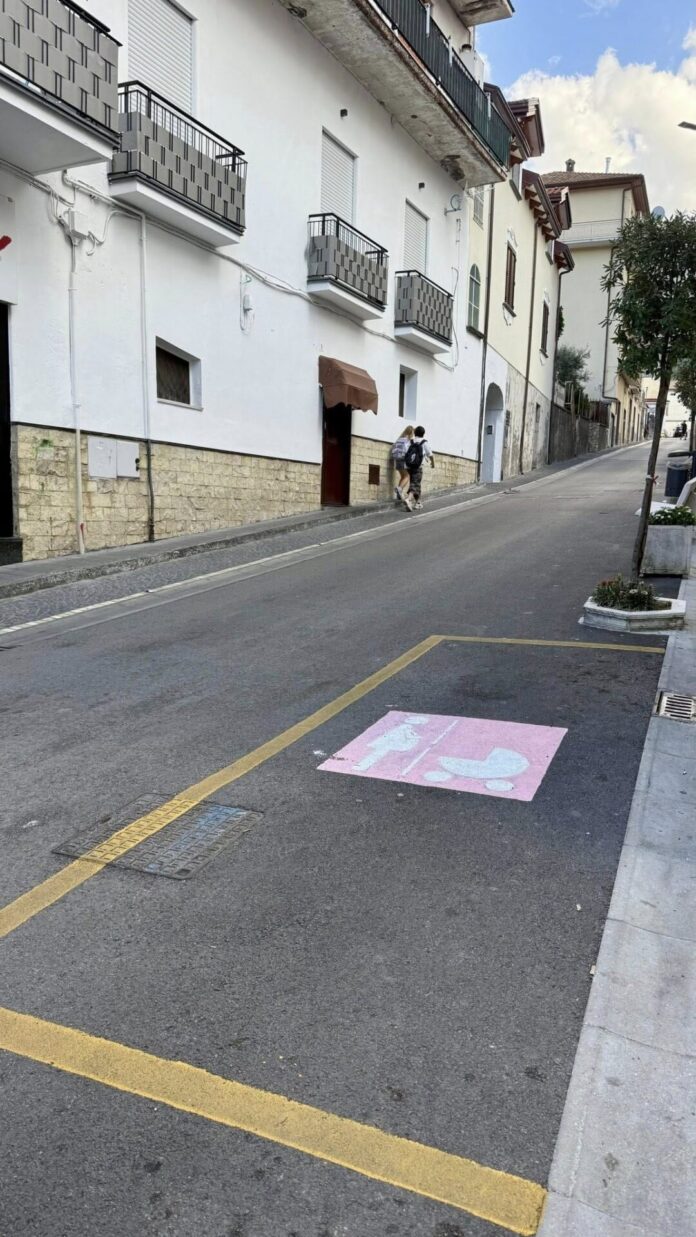 Arriva la sosta “rosa” a Pimonte, riservata alle donne in gravidanza
