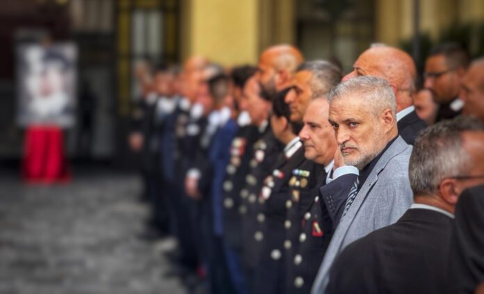 Napoli, premiati i Carabinieri della Campania: tra loro il vice brigadiere Giovanni Russo, ferito in servizio Napoli, premiati i Carabinieri della Campania: tra loro il vice brigadiere Giovanni Russo, ferito in servizio