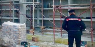 Giugliano in Campania: sorpresi a rubare materiale in un cantiere, 4 arresti dei Carabinieri