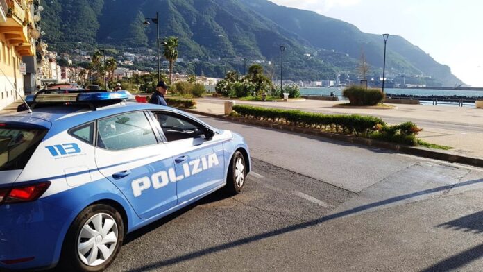 Castellammare, attesa per oggi l'autopsia del 65enne trovato morto in casa con 50 coltellate