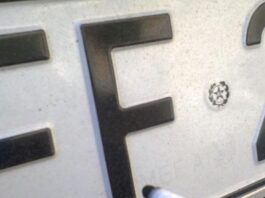 Ischia, targa manomessa per eludere le ZTL: denunciata 24enne