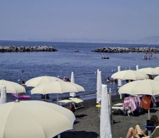 Occupazione abusiva del demanio marittimo: sequestri e denunce tra Torre del Greco e Massa Lubrense