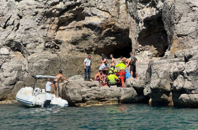 massa lubrense incidente tuffo 13enne ferito