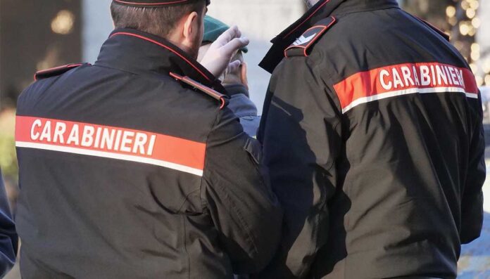 Napoli, uomo trovato morto in strada a Posillipo: indagini in corso Napoli, uomo trovato morto in strada a Posillipo: indagini in corso