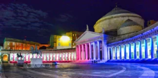 Napoli, piazza Plebiscito diventa teatro sotto le stelle: torna “Restate a Napoli” con 21 spettacoli gratuiti