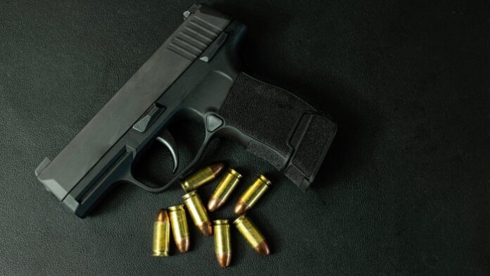 Napoli, colpo di pistola in via Montesanto: nessun ferito
