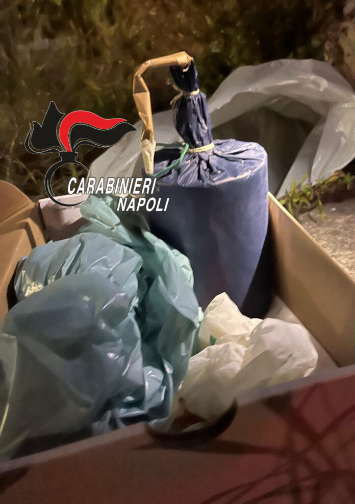 Napoli, scoperti droga ed esplosivo: arrestato 50enne ai Camaldoli