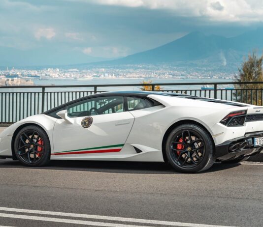 Motori, supercar e sicurezza stradale: al via “Auto Moto Napoli Expo”