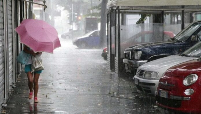 Allerta meteo arancione in Campania: scuole chiuse, parchi e cimiteri interdetti in numerosi comuni Allerta meteo arancione in Campania: scuole chiuse, parchi e cimiteri interdetti in numerosi comuni