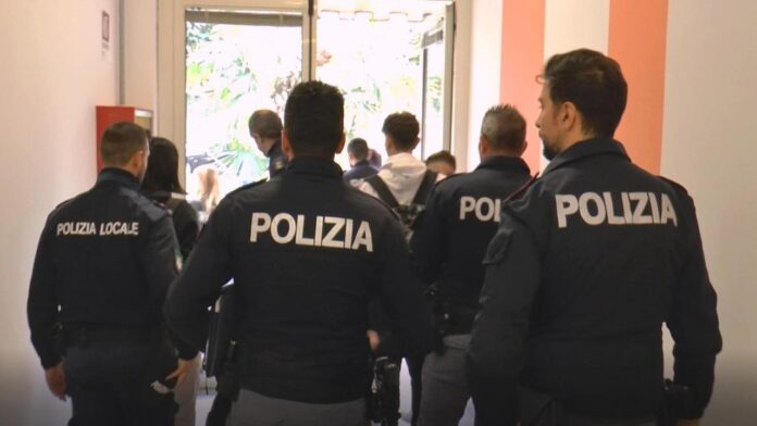 Casoria, devastato un locale e aggrediti i poliziotti: arrestato 30enne