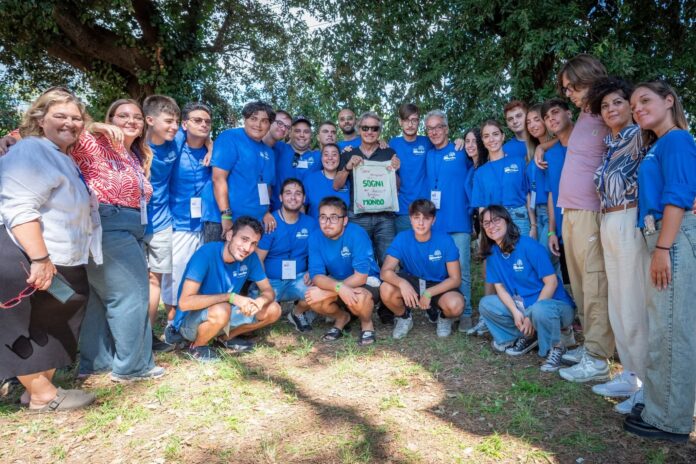 Pompei, Luciano Ligabue al Parco Archeologico incontra i ragazzi di Parvula Domus Pompei, Luciano Ligabue al Parco Archeologico incontra i ragazzi di Parvula Domus