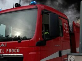 Casalnuovo di Napoli, incendio in un cantiere edile: danni lievi