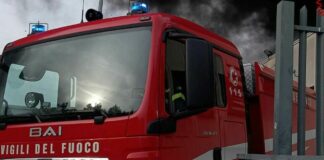Casalnuovo di Napoli, incendio in un cantiere edile: danni lievi