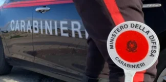 Giugliano e Varcaturo, due cittadini ghanesi fermati dai Carabinieri: nel furgone motociclette rubate, militare ferito