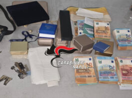 Grumo Nevano, blitz antidroga: arrestato operatore ecologico. In casa cocaina e quasi 40mila euro