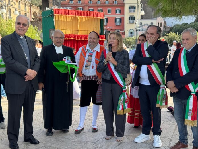 Tappa a Sorrento per la "Nave del Cuore": Un’Iniziativa di Solidarietà per i Bambini