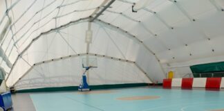 Torre del Greco, riaperta la tensostruttura La Salle dopo il guasto: Mennella attacca l’opposizione