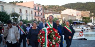 «Angelo è qui, sempre»: Pollica ricorda il Sindaco Pescatore a 15 anni dalla sua scomparsa