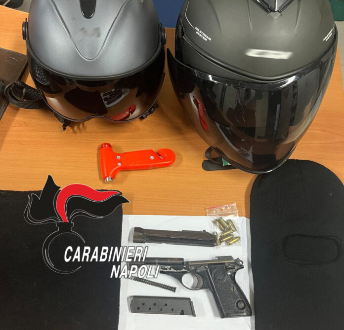 Torre del Greco, in auto il “kit del rapinatore”: arrestati due giovani Torre del Greco, in auto il “kit del rapinatore”: arrestati due giovani