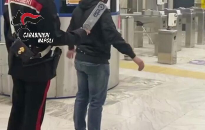 Napoli e provincia, allarme devianza minorile. Quasi due armi sequestrate al giorno Napoli e provincia, allarme devianza minorile. Quasi due armi sequestrate al giorno