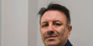 Rifiuti e decoro a Napoli: “Dare la colpa di una città sporca al turista è un alibi troppo comodo”