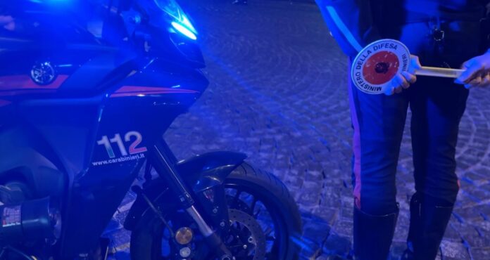Napoli, movida violenta: carabiniere investito da uno scooter ai Baretti di Chiaia