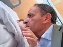 Scafati, bimbo di 9 anni aggredito da un pitbull: il sindaco Aliberti fa visita al piccolo Ciro in ospedale
