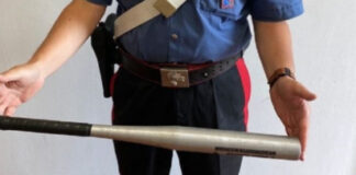 Caivano, minaccia la madre con una mazza da baseball: 25enne arrestato dai Carabinieri