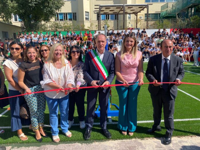 Torre del Greco, nuovo campetto polifunzionale alla Leopardi: inaugurazione con il sindaco Mennella