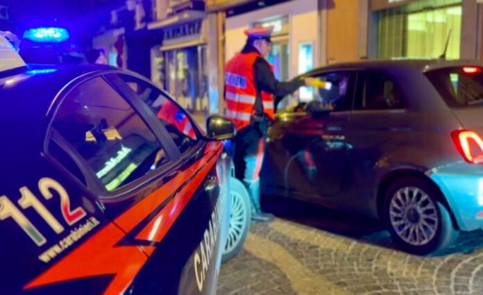 Castellammare e Gragnano: controlli anti movida, 4 denunce e raffica di sanzioni Castellammare e Gragnano: controlli anti movida, 4 denunce e raffica di sanzioni