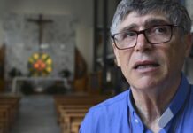 Caivano, minacce in chiesa: proiettile consegnato a Don Maurizio Patriciello durante la messa