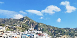 Ischia: sequestrati manufatti abusivi, denunciata coppia di coniugi ultrasessantenni
