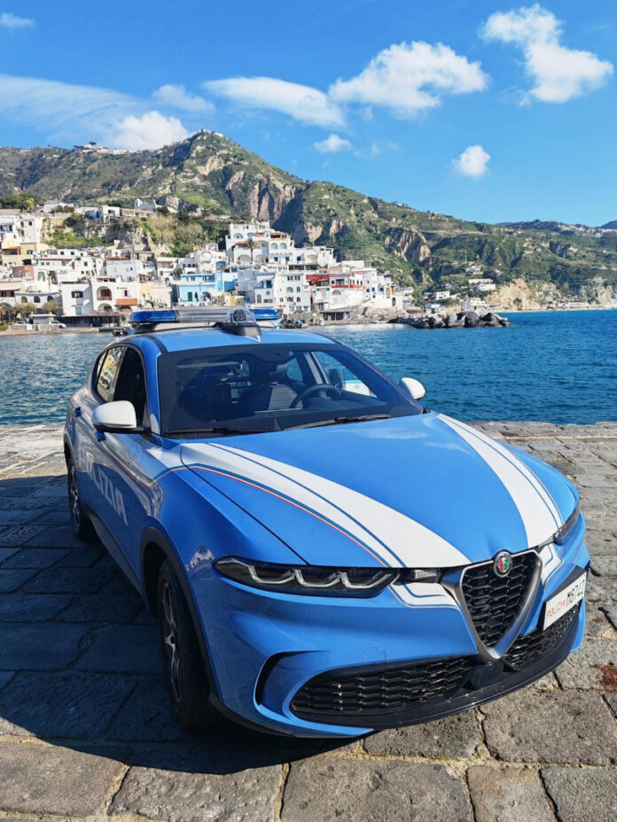 Ischia: sequestrati manufatti abusivi, denunciata coppia di coniugi ultrasessantenni Ischia: sequestrati manufatti abusivi, denunciata coppia di coniugi ultrasessantenni
