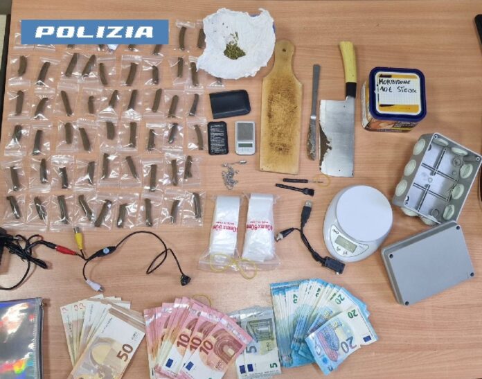 Napoli, Materdei: droga nascosta in casa. 27enne arrestato dalla Polizia