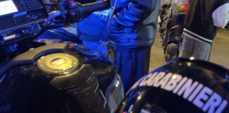 Napoli, controlli anti-movida a Chiaia: multe, denunce e 13 scooter sequestrati